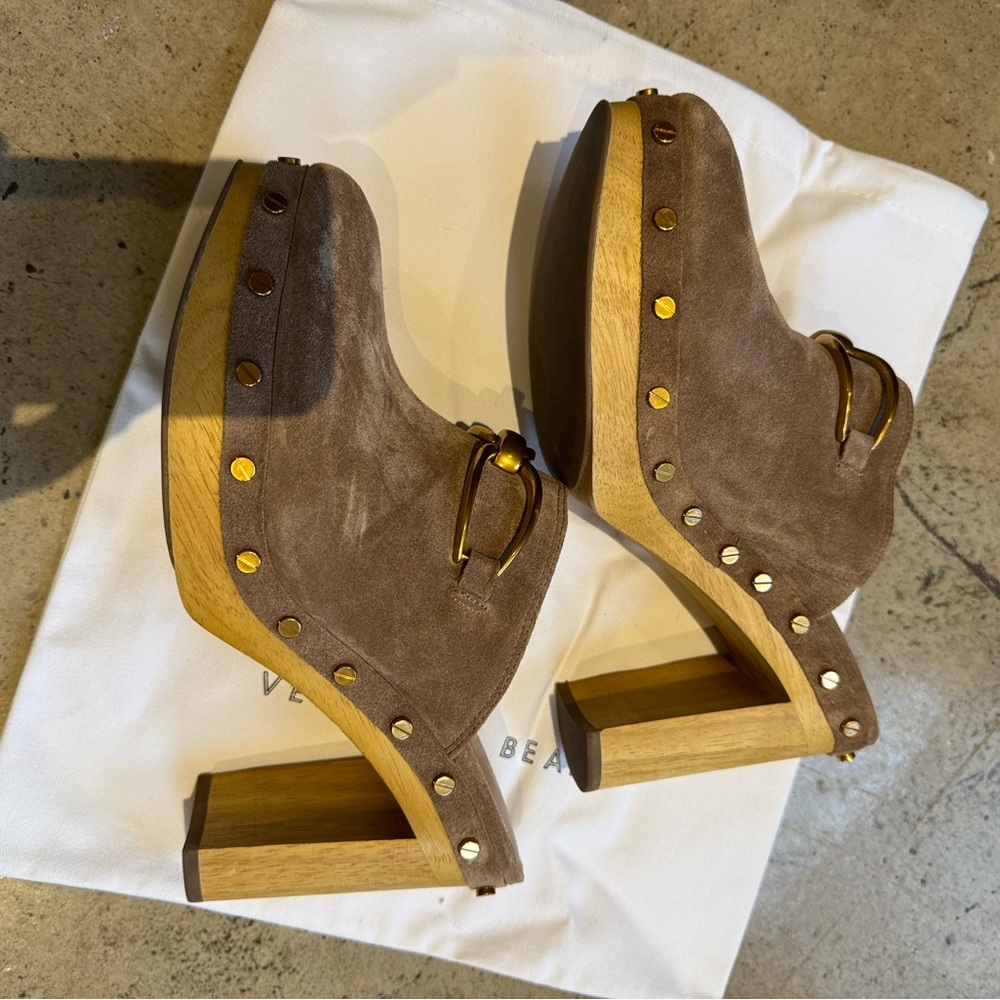 EUC Veronica Beard Giles suede studded platform clogs, color: latte, size 8 - Picture 7 of 12